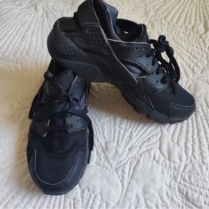 Nike Huarache Black
